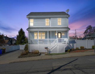 138 Sprague St, Fall River, Massachusetts, 3 Bedrooms Bedrooms, 9 Rooms Rooms,2.5 BathroomsBathrooms,Residential,For Sale,Sprague St,73499246