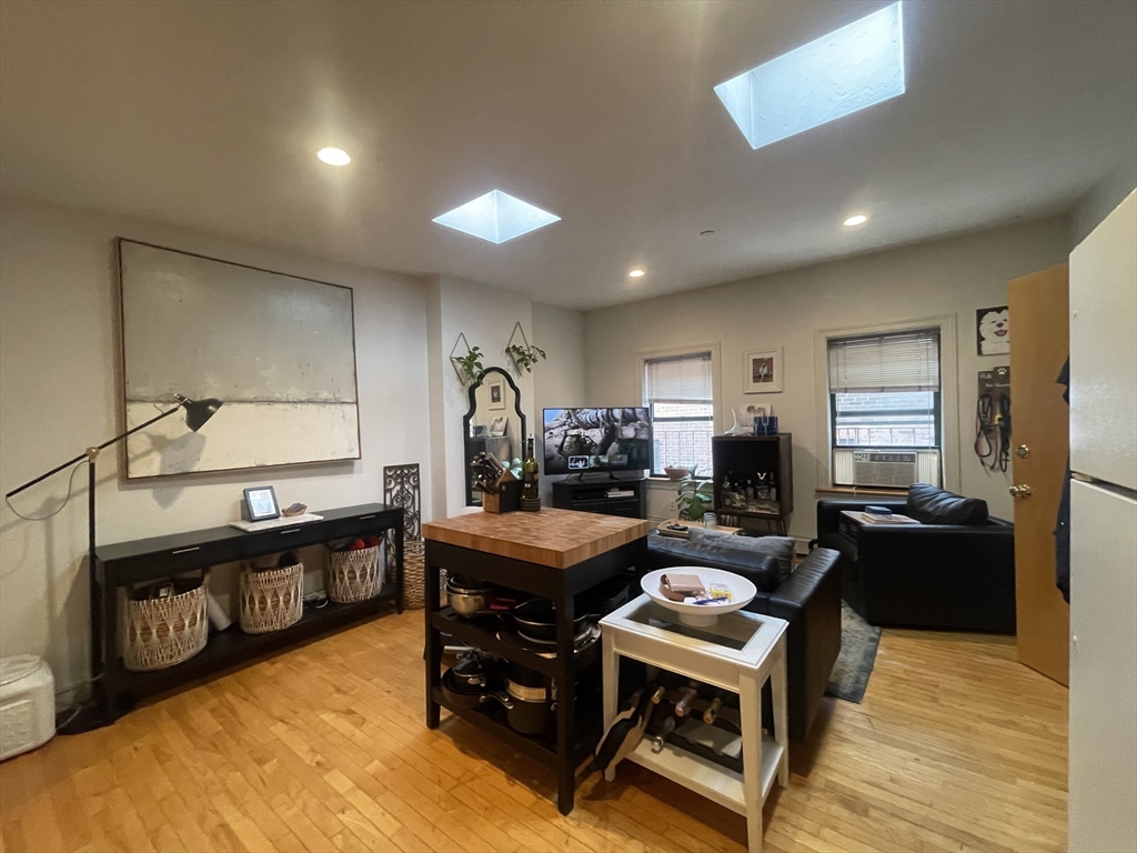 39 Salutation St, Boston, Massachusetts, 1 Bedroom Bedrooms, 3 Rooms Rooms,1 BathroomBathrooms,Residential Lease,For Rent,Salutation St,73499272