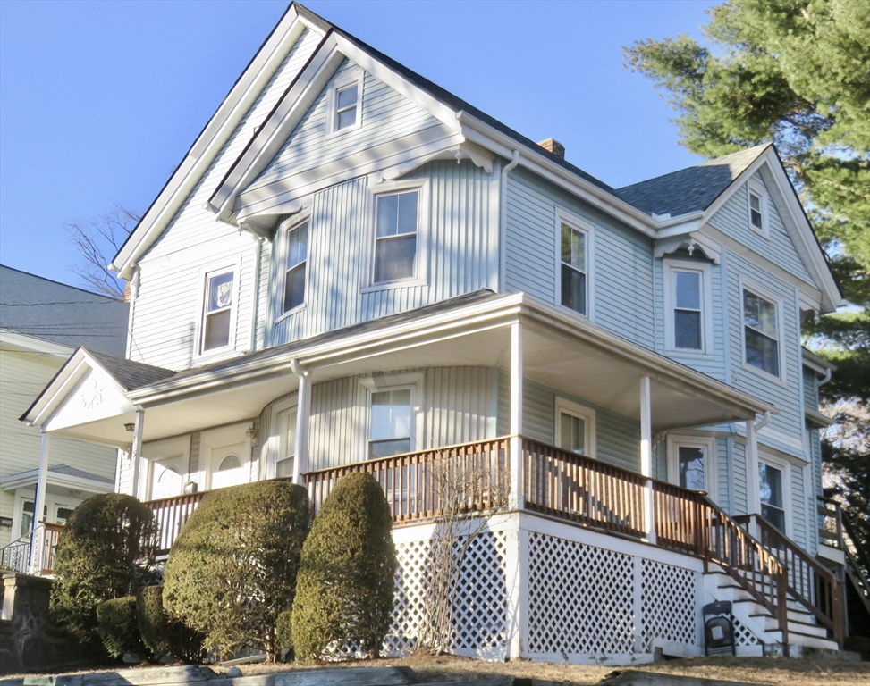 105 Plympton St., Waltham, Massachusetts, 4 Bedrooms Bedrooms, 7 Rooms Rooms,2 BathroomsBathrooms,Residential Lease,For Rent,Plympton St.,73499271