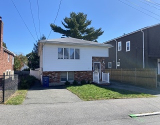 21 Irving, Revere, Massachusetts, 1 Bedroom Bedrooms, 2 Rooms Rooms,1 BathroomBathrooms,Residential Lease,For Rent,Irving,73499283