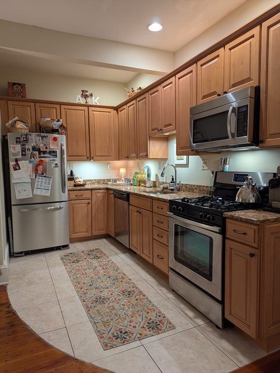 137 Paul Gore Street, Boston, Massachusetts, 2 Bedrooms Bedrooms, 6 Rooms Rooms,2 BathroomsBathrooms,Residential Lease,For Rent,Paul Gore Street,73499368