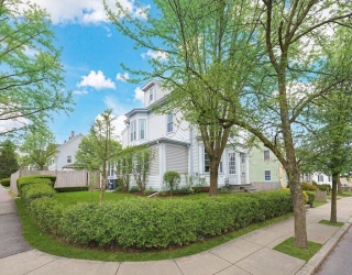 179 Main St, Medford, Massachusetts, 3 Bedrooms Bedrooms, 7 Rooms Rooms,3 BathroomsBathrooms,Residential,For Sale,Main St,73499416