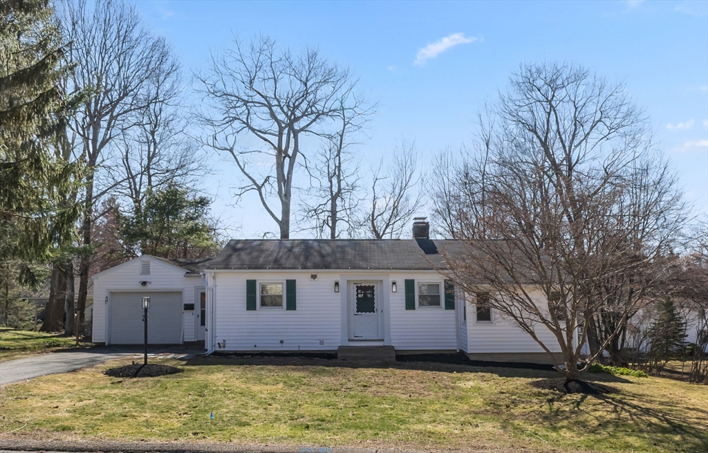 4 Crestwood Rd, Paxton, Massachusetts, 2 Bedrooms Bedrooms, 5 Rooms Rooms,1 BathroomBathrooms,Residential,For Sale,Crestwood Rd,73499433