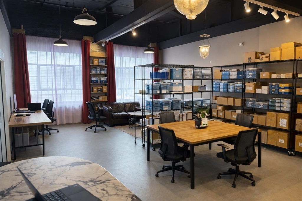 6 Chestnut St, Amesbury, Massachusetts, ,Commercial Lease,For Rent,Chestnut St,73499475