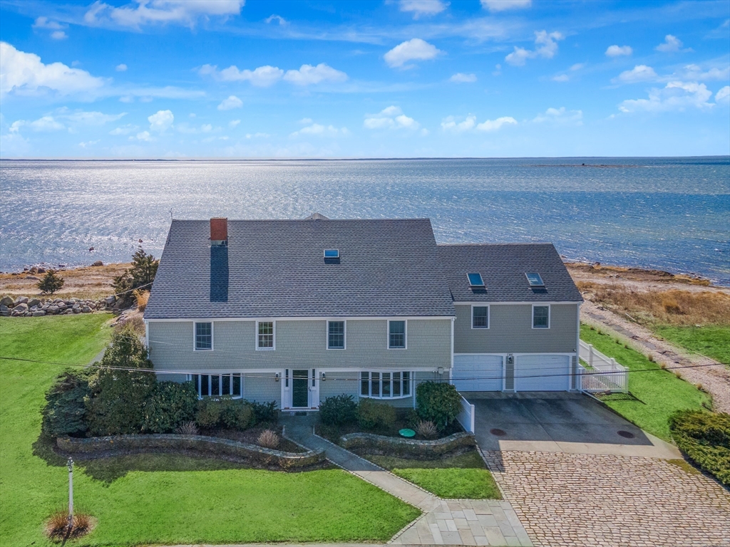 7 Anawan Rd, Mattapoisett, Massachusetts, 5 Bedrooms Bedrooms, 10 Rooms Rooms,3.5 BathroomsBathrooms,Residential Lease,For Rent,Anawan Rd,73499462