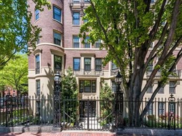 137 Marlborough St, Boston, Massachusetts, 1 Bedroom Bedrooms, 4 Rooms Rooms,1 BathroomBathrooms,Residential Lease,For Rent,Marlborough St,73499501