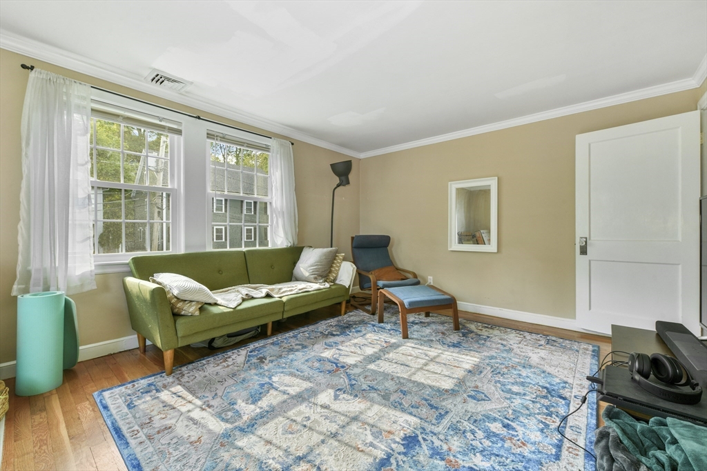 38 Nathan Rd, Waltham, Massachusetts, 1 Bedroom Bedrooms, 3 Rooms Rooms,1 BathroomBathrooms,Residential Lease,For Rent,Nathan Rd,73499507