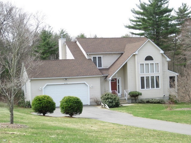 51 Sheffield Dr, Belchertown, Massachusetts, 3 Bedrooms Bedrooms, 7 Rooms Rooms,3 BathroomsBathrooms,Residential,For Sale,Sheffield Dr,73454289