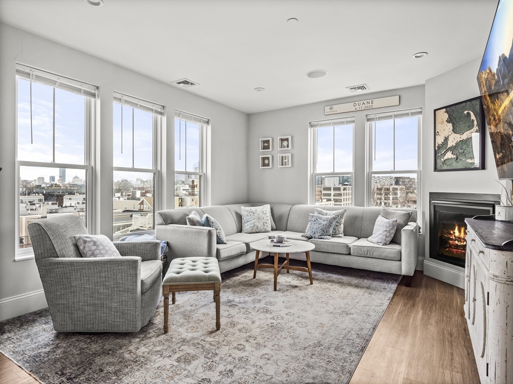 45 L Street, Boston, Massachusetts, 2 Bedrooms Bedrooms, 10 Rooms Rooms,2 BathroomsBathrooms,Residential Lease,For Rent,L Street,73492049