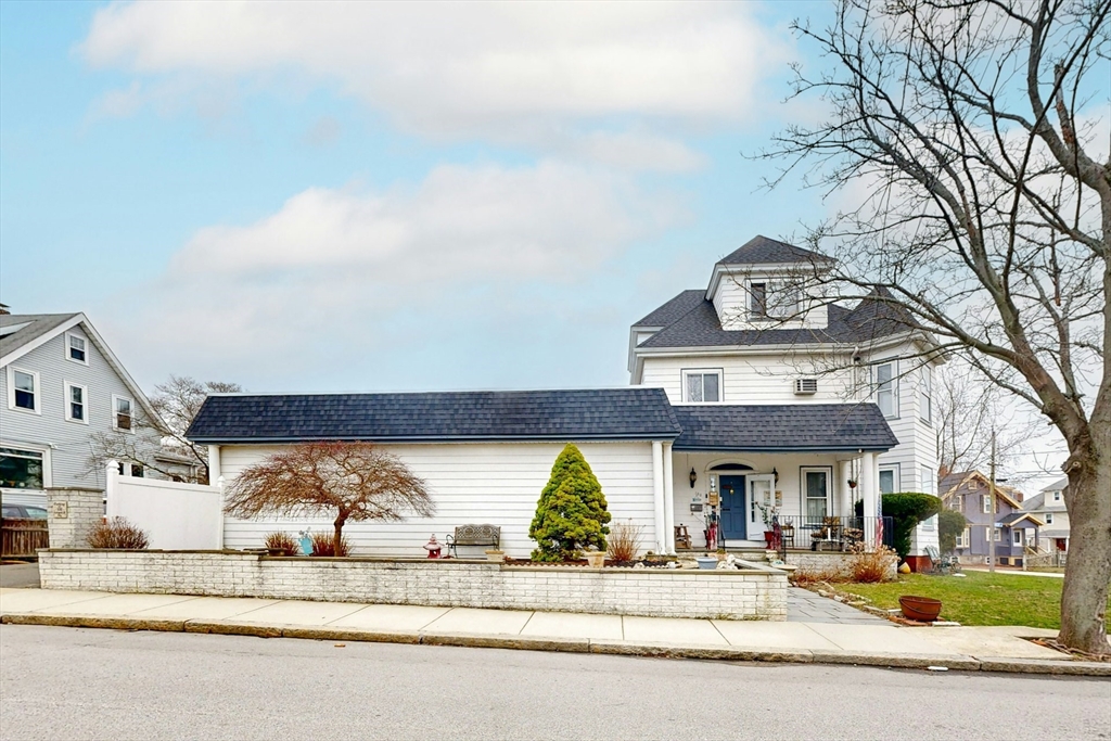 100 Sargent Street, Winthrop, Massachusetts, 6 Bedrooms Bedrooms, 15 Rooms Rooms,5.5 BathroomsBathrooms,Residential,For Sale,Sargent Street,73499355