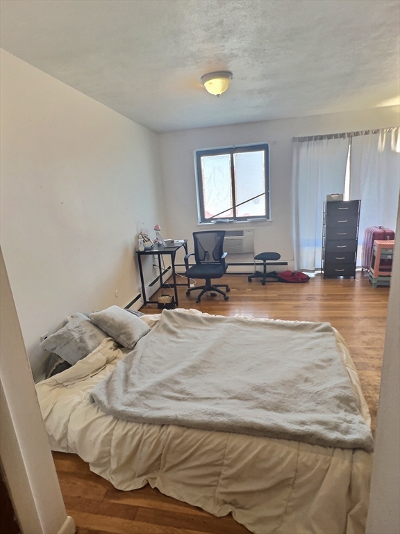 1027 Commonwealth Ave, Boston, Massachusetts, 1 Room Rooms,1 BathroomBathrooms,Residential Lease,For Rent,Commonwealth Ave,73499568