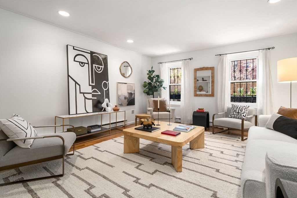 17 Follen Street, Boston, Massachusetts, 3 Bedrooms Bedrooms, 6 Rooms Rooms,2.5 BathroomsBathrooms,Residential,For Sale,Follen Street,73499446