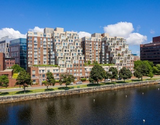 75-83 Cambridge Pkwy, Cambridge, Massachusetts, 2 Bedrooms Bedrooms, 5 Rooms Rooms,2.5 BathroomsBathrooms,Residential,For Sale,Cambridge Pkwy,73499609