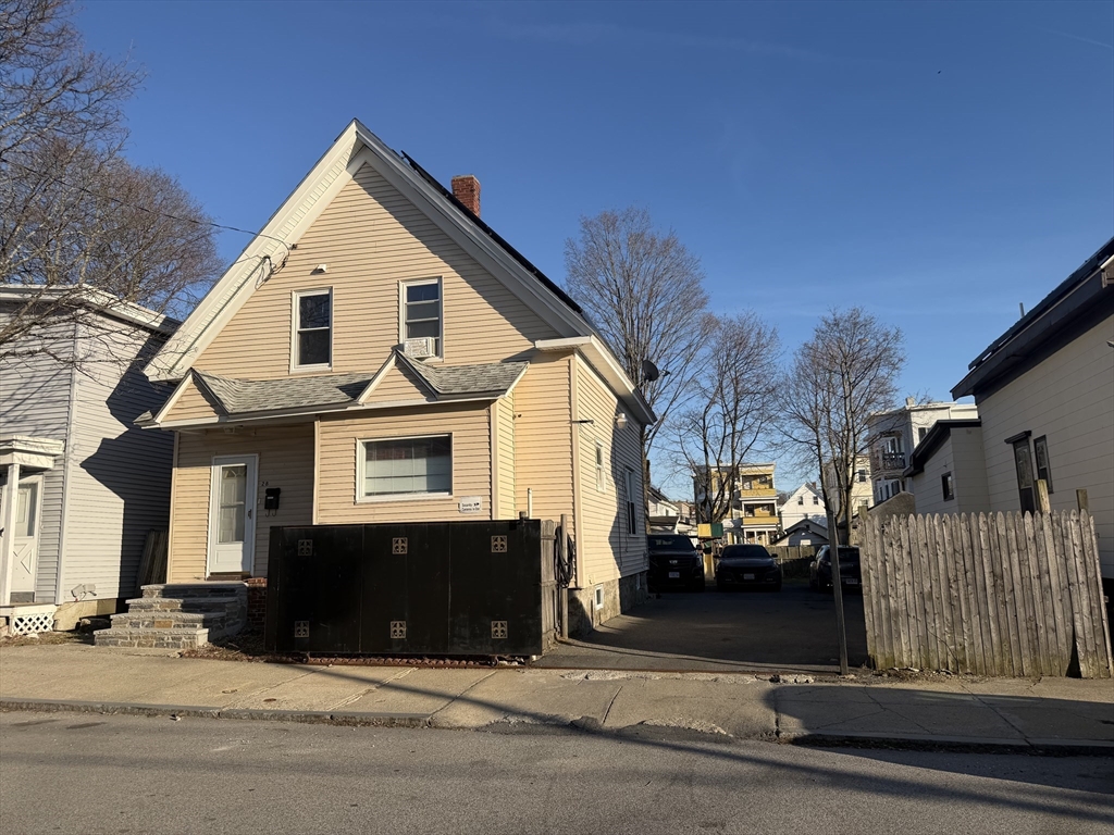 28-32 Chester St, Lawrence, Massachusetts, 5 Bedrooms Bedrooms, 6 Rooms Rooms,2 BathroomsBathrooms,Residential,For Sale,Chester St,73499550