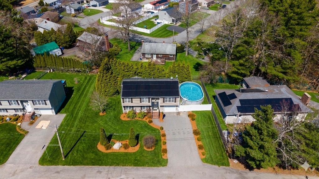 35 Avery St, New Bedford, Massachusetts, 3 Bedrooms Bedrooms, 5 Rooms Rooms,2 BathroomsBathrooms,Residential,For Sale,Avery St,73499592