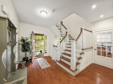 250 Meadowbrook Road, Dedham, Massachusetts, 5 Bedrooms Bedrooms, 11 Rooms Rooms,5.5 BathroomsBathrooms,Residential,For Sale,Meadowbrook Road,73499697