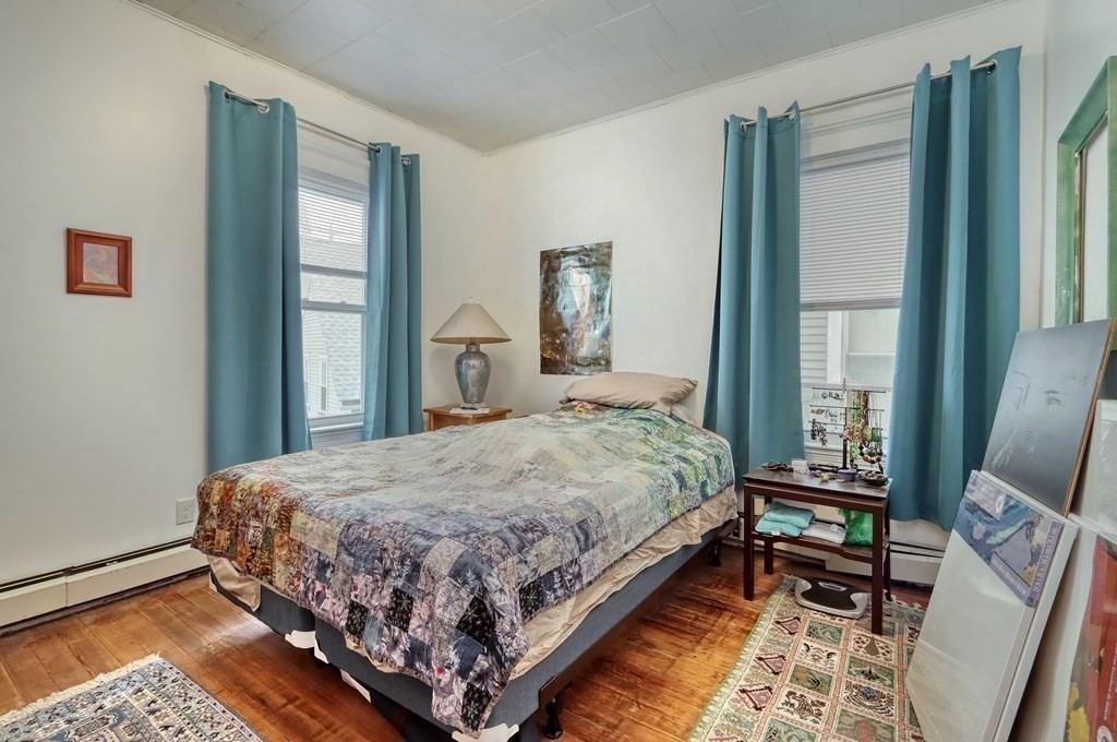 26 Oakland St, Cambridge, Massachusetts, 3 Bedrooms Bedrooms, 5 Rooms Rooms,1 BathroomBathrooms,Residential Lease,For Rent,Oakland St,73499702