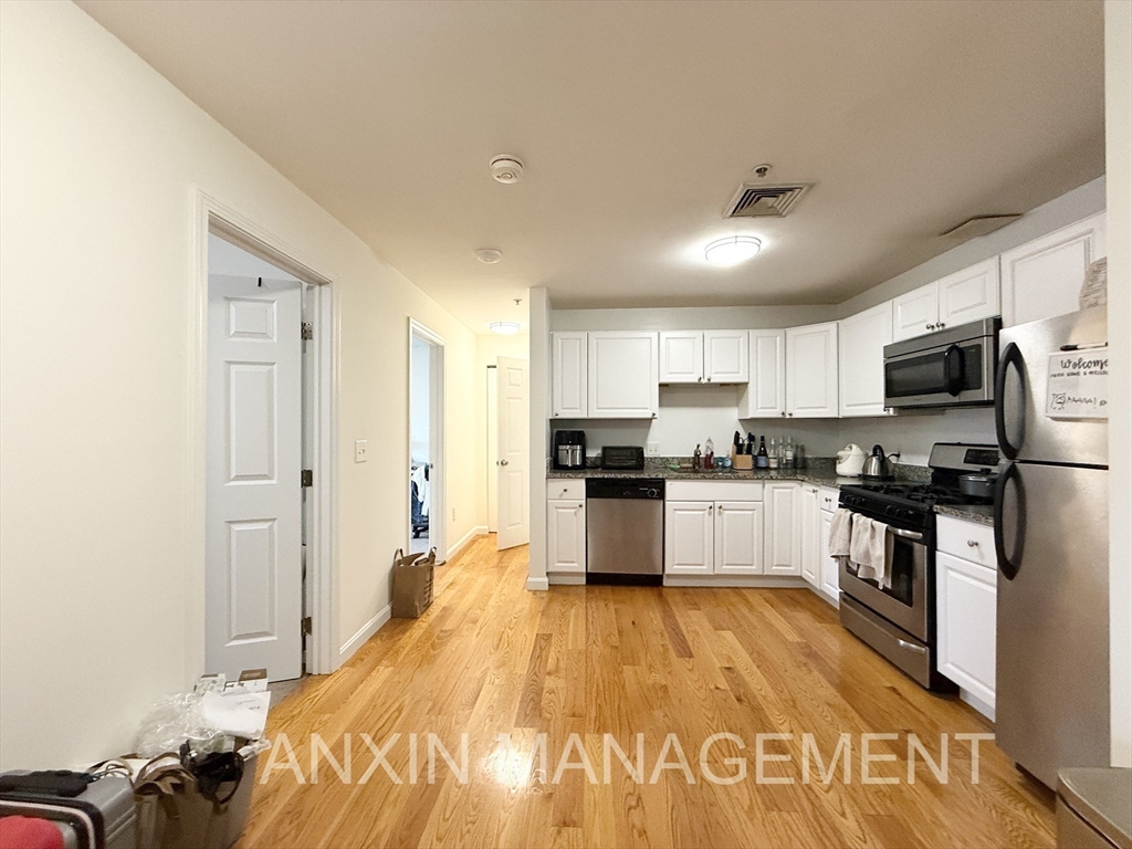 660 Cambridge St, Cambridge, Massachusetts, 2 Bedrooms Bedrooms, 3 Rooms Rooms,1 BathroomBathrooms,Residential Lease,For Rent,Cambridge St,73499700