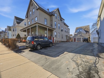 8 Lowell St, Worcester, Massachusetts, 14 Bedrooms Bedrooms, 22 Rooms Rooms,5.5 BathroomsBathrooms,Residential Income,For Sale,Lowell St,73499565