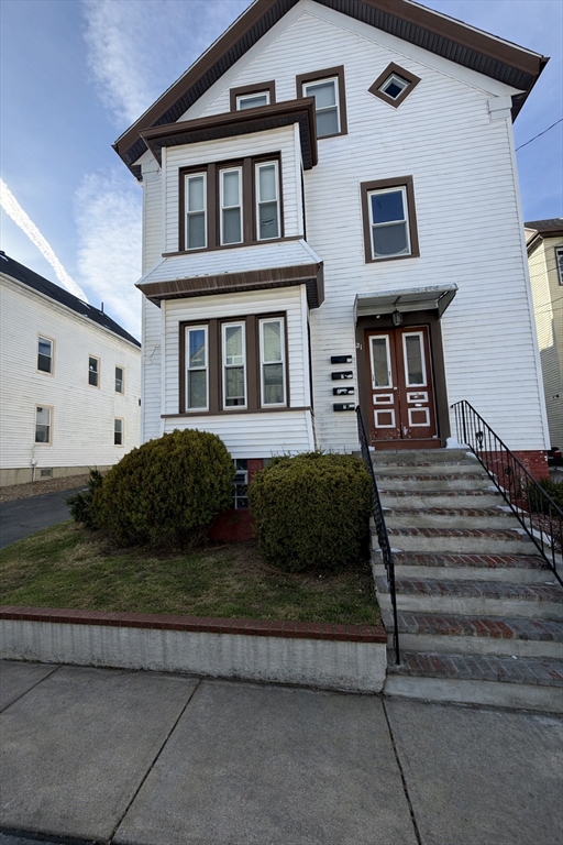 21 Reynolds St, New Bedford, Massachusetts, 8 Bedrooms Bedrooms, 18 Rooms Rooms,3 BathroomsBathrooms,Residential Income,For Sale,Reynolds St,73475158
