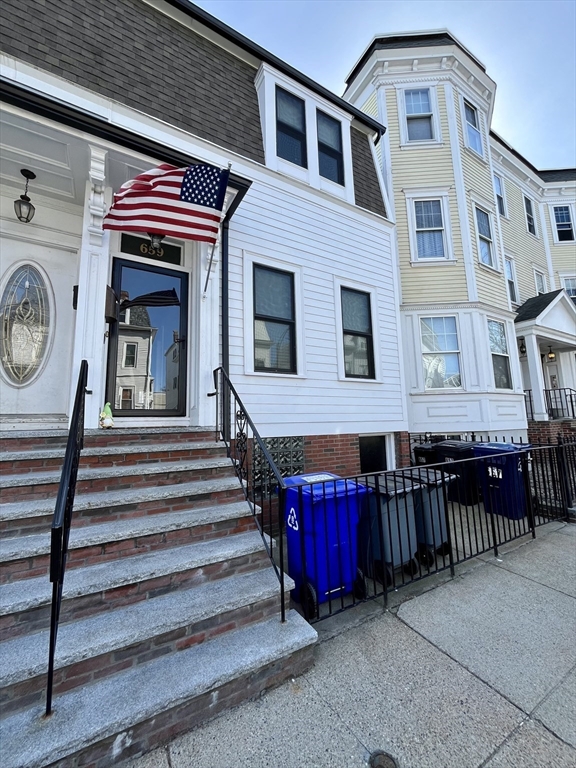 659 E 6th St, Boston, Massachusetts, 4 Bedrooms Bedrooms, 6 Rooms Rooms,2 BathroomsBathrooms,Residential,For Sale,E 6th St,73499669