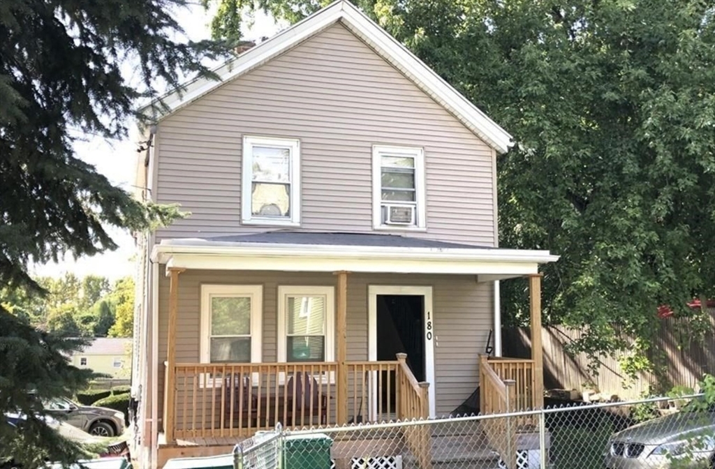 180 Myrtle, Lynn, Massachusetts, 2 Bedrooms Bedrooms, 5 Rooms Rooms,1 BathroomBathrooms,Residential Lease,For Rent,Myrtle,73499680