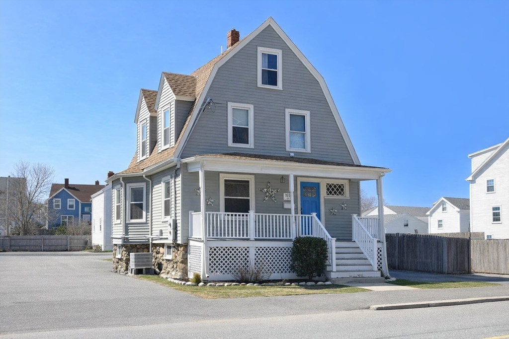481 Humphrey St, Swampscott, Massachusetts, 4 Bedrooms Bedrooms, 8 Rooms Rooms,1.5 BathroomsBathrooms,Residential,For Sale,Humphrey St,73499678