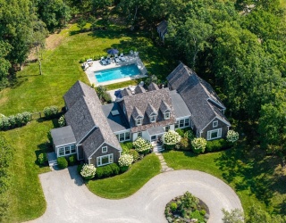 8 Paddock Rd, Oak Bluffs, Massachusetts, 4 Bedrooms Bedrooms, 9 Rooms Rooms,5.5 BathroomsBathrooms,Residential,For Sale,Paddock Rd,73499730