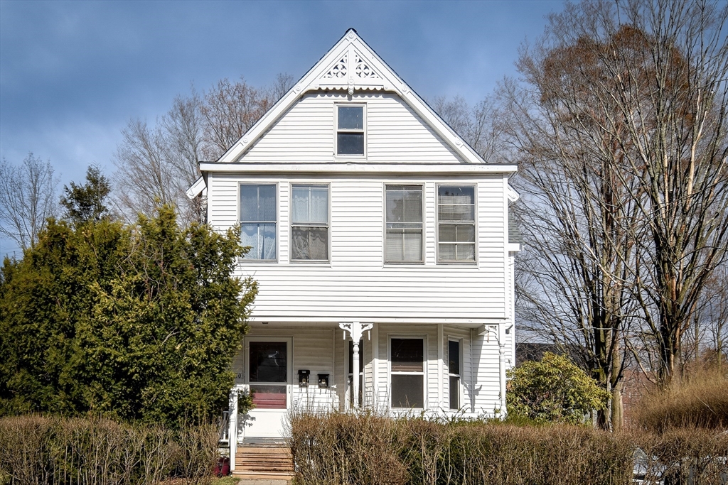 30 Winter Street, Framingham, Massachusetts, 4 Bedrooms Bedrooms, 9 Rooms Rooms,2 BathroomsBathrooms,Residential Income,For Sale,Winter Street,73499356