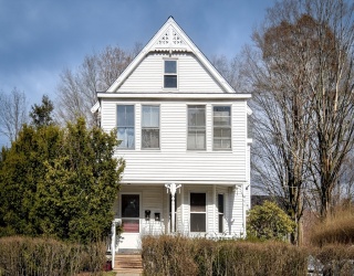 30 Winter Street, Framingham, Massachusetts, 4 Bedrooms Bedrooms, 9 Rooms Rooms,2 BathroomsBathrooms,Residential Income,For Sale,Winter Street,73499356