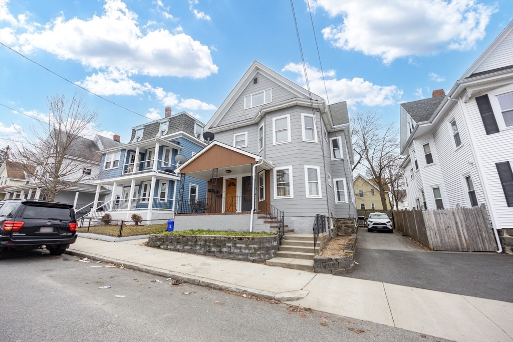 13-15 Tufts St, Malden, Massachusetts, 6 Bedrooms Bedrooms, 14 Rooms Rooms,3 BathroomsBathrooms,Residential Income,For Sale,Tufts St,73499746