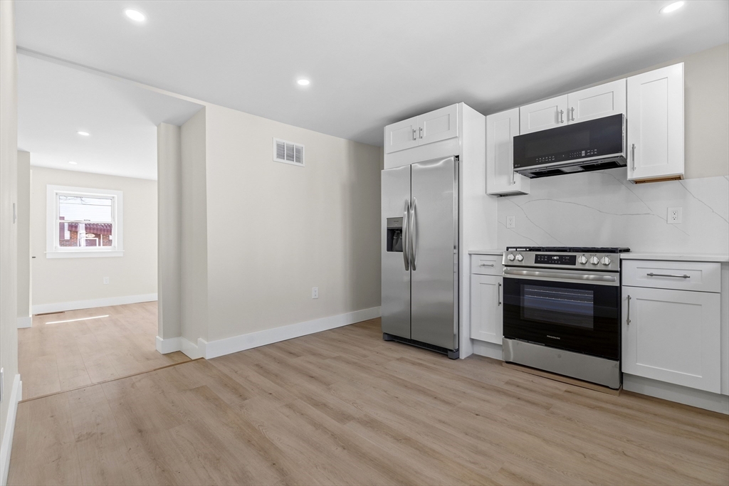 274 Havre, Boston, Massachusetts, 2 Bedrooms Bedrooms, 5 Rooms Rooms,1 BathroomBathrooms,Residential,For Sale,Havre,73499752