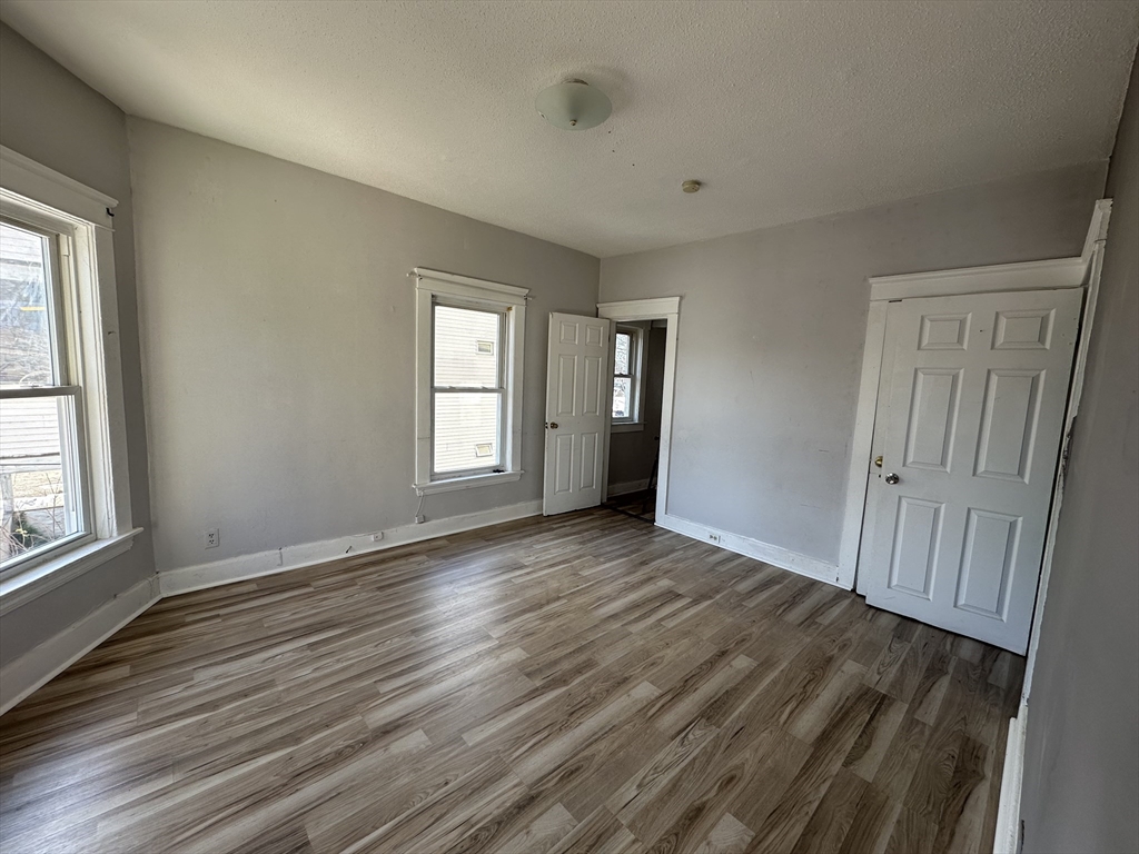 124 Kendall St, Framingham, Massachusetts, 3 Bedrooms Bedrooms, 5 Rooms Rooms,1 BathroomBathrooms,Residential Lease,For Rent,Kendall St,73499758