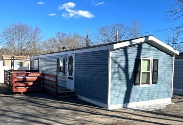 1156 Park St, Stoughton, Massachusetts, 2 Bedrooms Bedrooms, 4 Rooms Rooms,1 BathroomBathrooms,Residential,For Sale,Park St,73499603