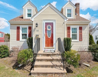 18 Circle Dr, Framingham, Massachusetts, 3 Bedrooms Bedrooms, 8 Rooms Rooms,2 BathroomsBathrooms,Residential,For Sale,Circle Dr,73499469