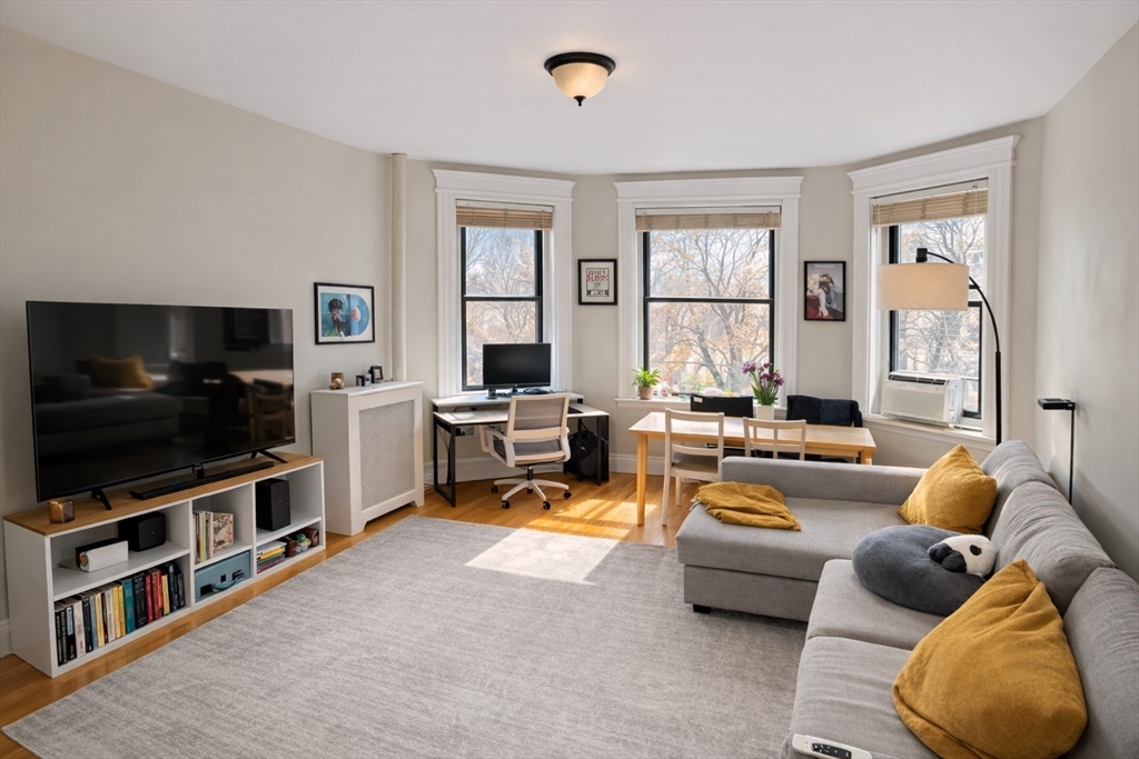 15 Park Drive, Boston, Massachusetts, 1 Bedroom Bedrooms, 4 Rooms Rooms,1 BathroomBathrooms,Residential Lease,For Rent,Park Drive,73486620