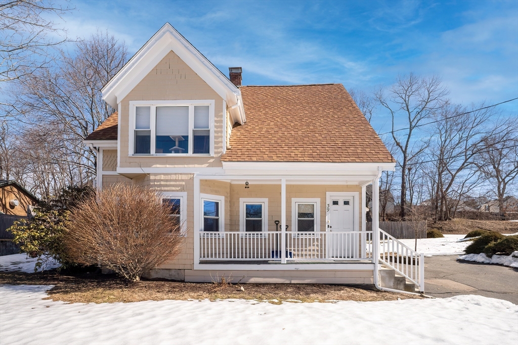 39 Frairy St, Medfield, Massachusetts, 1 Bedroom Bedrooms, 3 Rooms Rooms,1 BathroomBathrooms,Residential Lease,For Rent,Frairy St,73484786