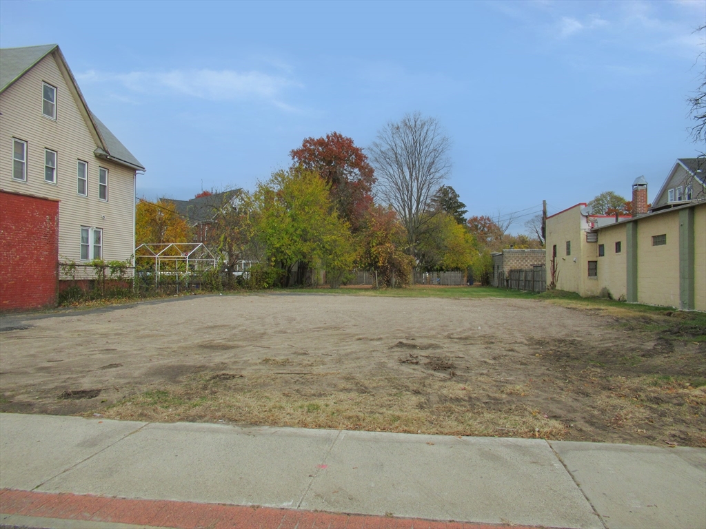 349 Walnut St, Springfield, Massachusetts, ,Land,For Sale,Walnut St,73480374