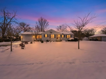 112 Grassy Gutter Road, Longmeadow, Massachusetts, 3 Bedrooms Bedrooms, 6 Rooms Rooms,1.5 BathroomsBathrooms,Residential,For Sale,Grassy Gutter Road,73471456