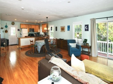 18 D St, Hull, Massachusetts, 3 Bedrooms Bedrooms, 6 Rooms Rooms,1.5 BathroomsBathrooms,Residential Lease,For Rent,D St,73387097
