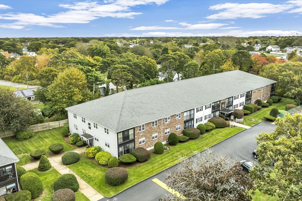 12 Candlewood Lane, Dennis, Massachusetts, 2 Bedrooms Bedrooms, 4 Rooms Rooms,1.5 BathroomsBathrooms,Residential,For Sale,Candlewood Lane,73499660