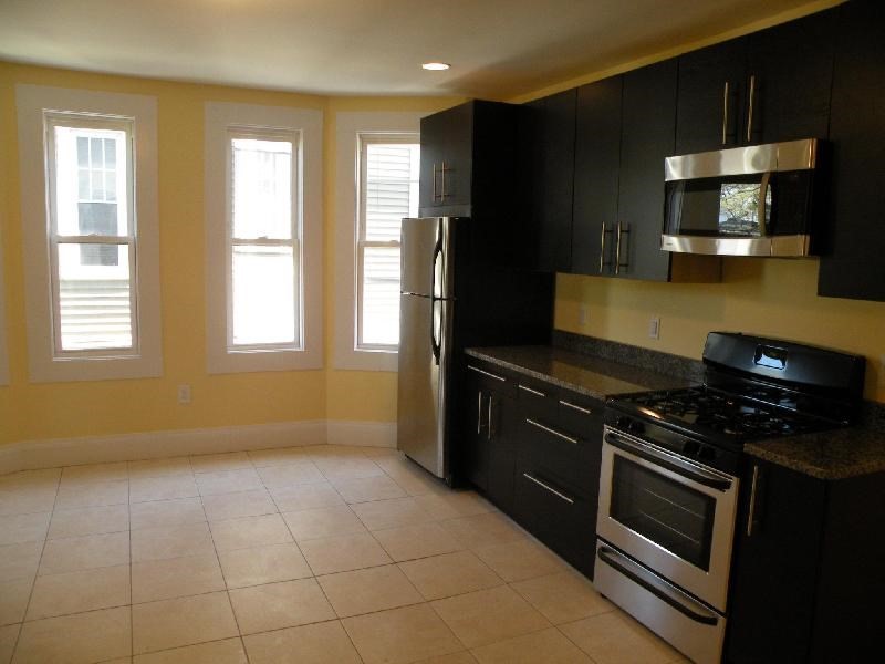 3147-3149 Washington St., Boston, Massachusetts, 3 Bedrooms Bedrooms, 5 Rooms Rooms,1 BathroomBathrooms,Residential Lease,For Rent,Washington St.,73499830