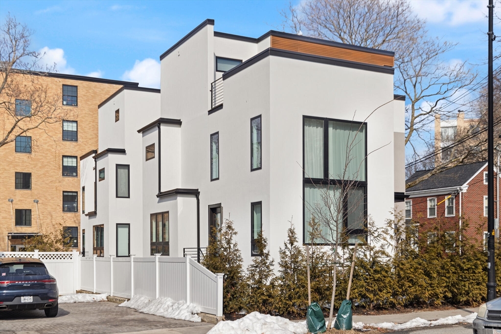 2 Soden, Cambridge, Massachusetts, 5 Bedrooms Bedrooms, 5 Rooms Rooms,3.5 BathroomsBathrooms,Residential Lease,For Rent,Soden,73499841