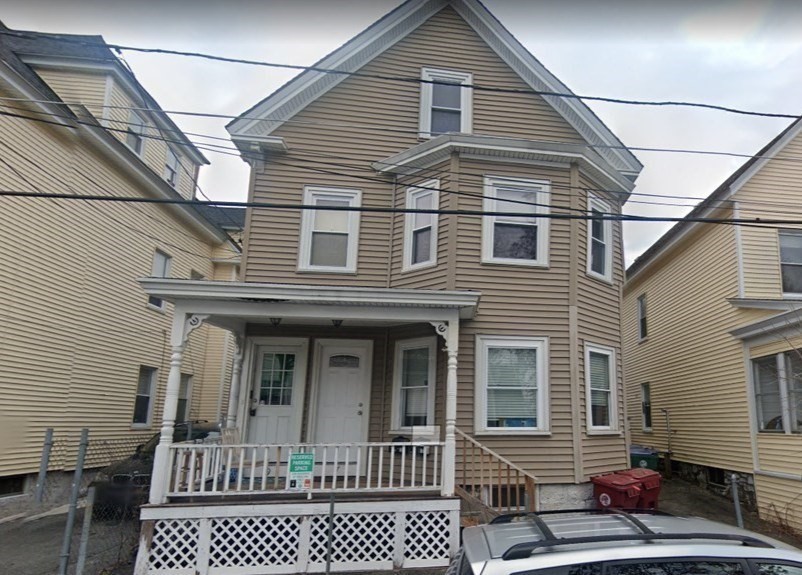 17 Clare St, Lowell, Massachusetts, 3 Bedrooms Bedrooms, 5 Rooms Rooms,1 BathroomBathrooms,Residential Lease,For Rent,Clare St,73499844