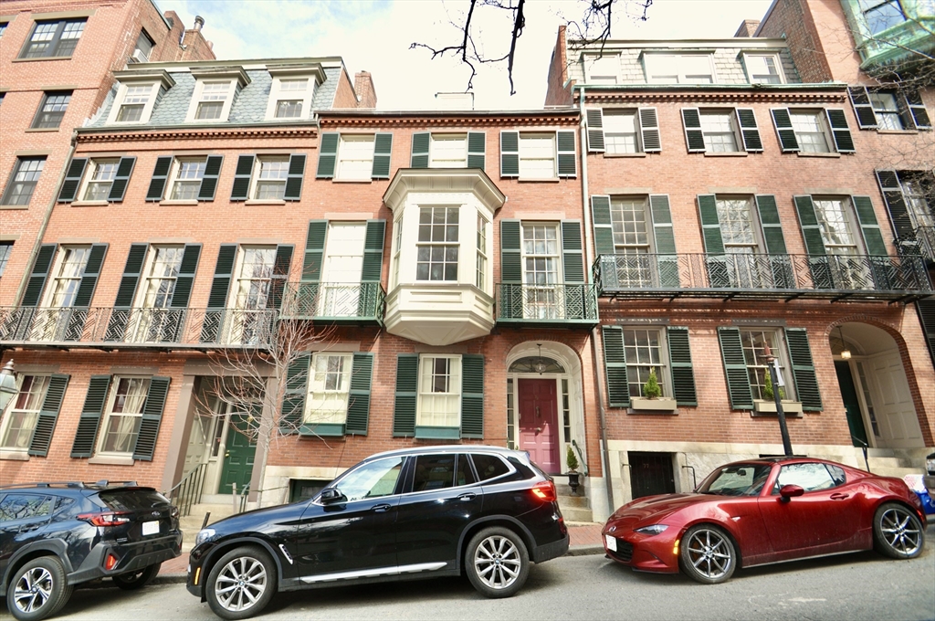 79 Pinckney, Boston, Massachusetts, 5 Bedrooms Bedrooms, 12 Rooms Rooms,5.5 BathroomsBathrooms,Residential,For Sale,Pinckney,73499862