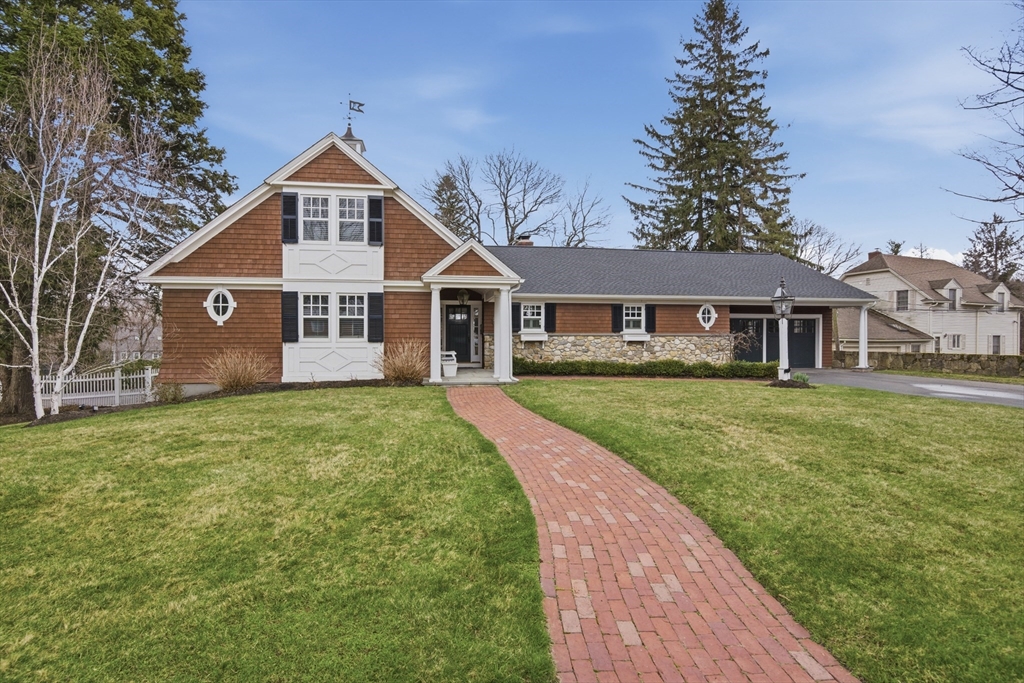 20-22 Prospect Street, Shrewsbury, Massachusetts, 5 Bedrooms Bedrooms, 12 Rooms Rooms,4.5 BathroomsBathrooms,Residential,For Sale,Prospect Street,73499873