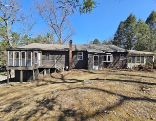 38 Beach, Sturbridge, Massachusetts, 3 Bedrooms Bedrooms, 6 Rooms Rooms,2 BathroomsBathrooms,Residential,For Sale,Beach,73499875