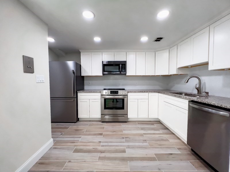 592 American Legion Highway, Boston, Massachusetts, 1 Bedroom Bedrooms, 4 Rooms Rooms,1 BathroomBathrooms,Residential Lease,For Rent,American Legion Highway,73499910