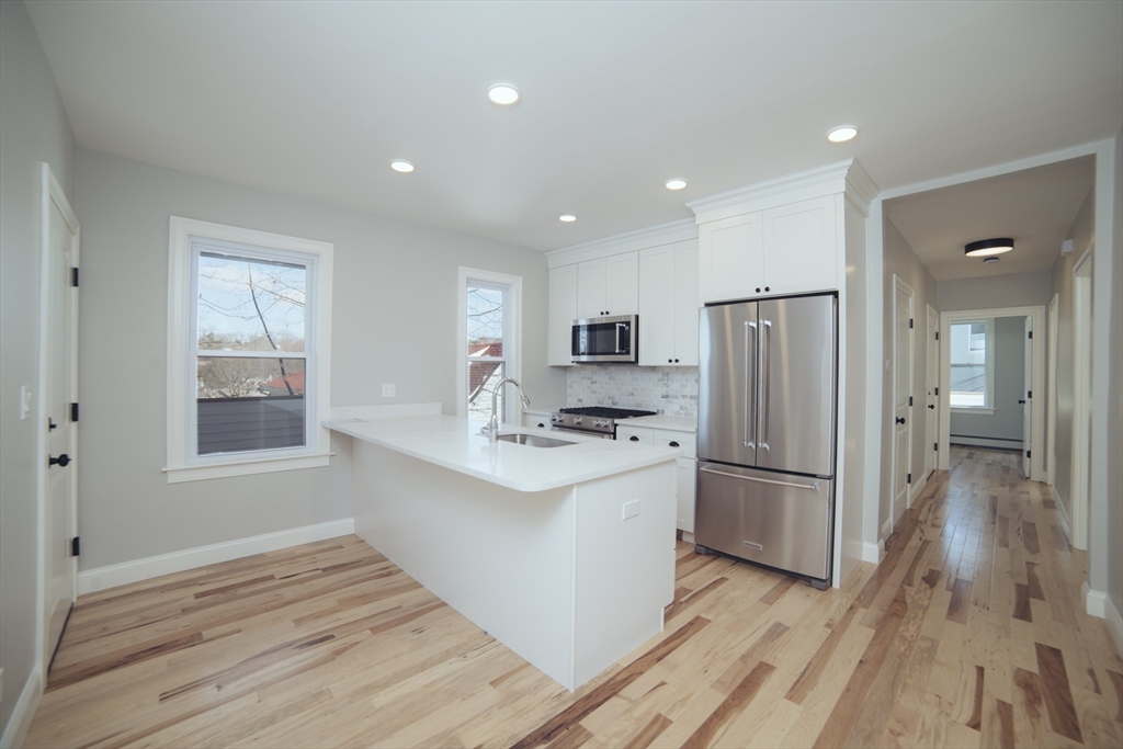 10 Duffley Ct, Brookline, Massachusetts, 3 Bedrooms Bedrooms, 4 Rooms Rooms,1.5 BathroomsBathrooms,Residential Lease,For Rent,Duffley Ct,73499920