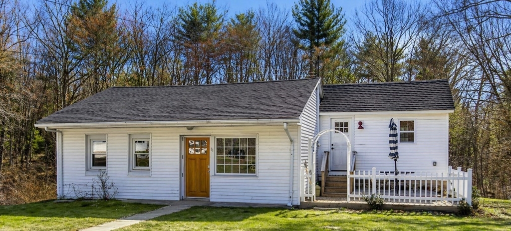 69 Depot, Oxford, Massachusetts, 3 Bedrooms Bedrooms, 5 Rooms Rooms,1 BathroomBathrooms,Residential,For Sale,Depot,73499947
